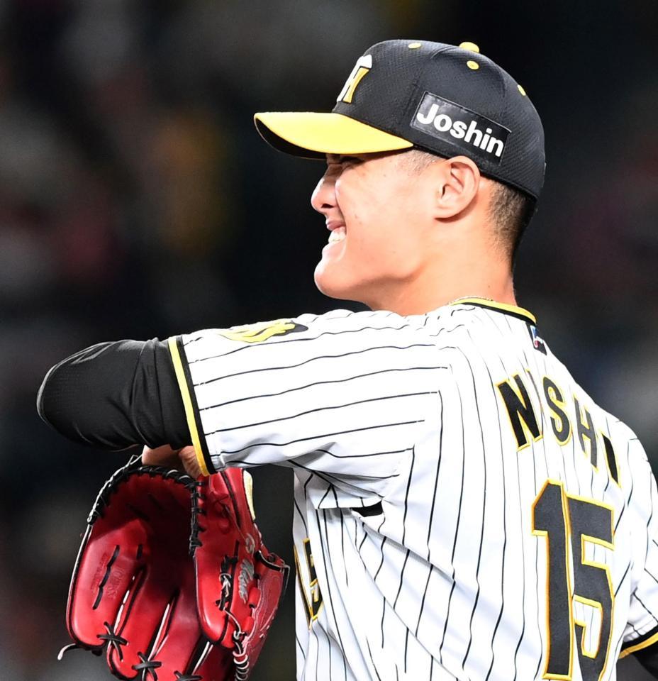 ６回、タイムリーを打たれ悔しがる西純（撮影・飯室逸平）