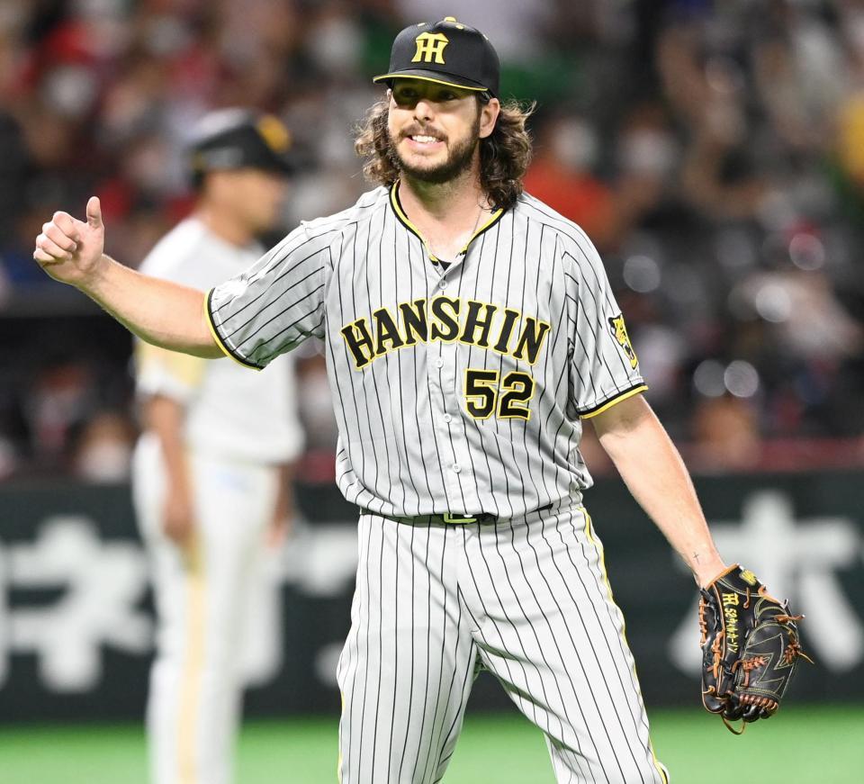 　１回、併殺崩れの間に先制を許し、悔しがるウィルカーソン（撮影・飯室逸平）