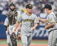 　６回途中で降板する伊藤将（撮影・飯室逸平）