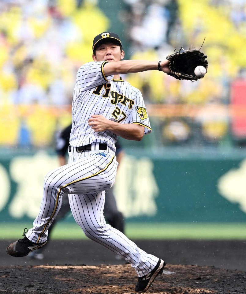 　２回、大島の強烈なライナーを好捕する伊藤将（撮影・飯室逸平）