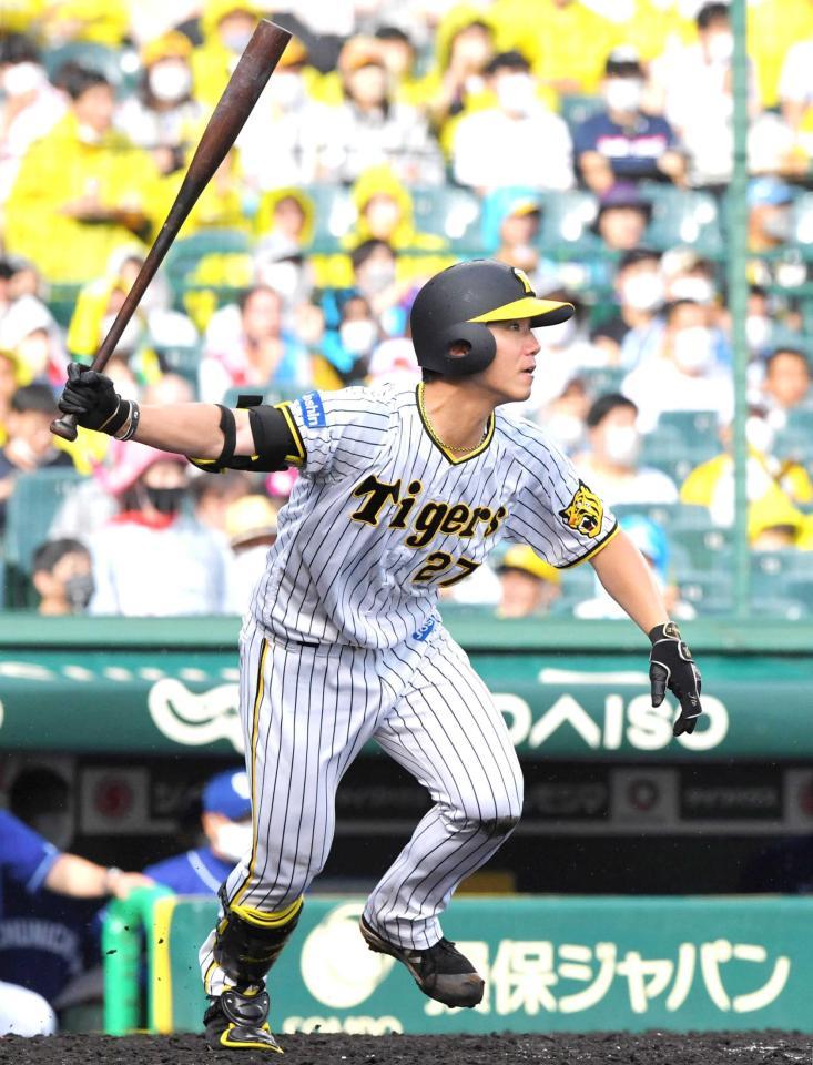 　４回、２点適時打を放つ伊藤将（撮影・北村雅宏）