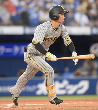 　３回、右前打を放つ近本（撮影・堀内翔）