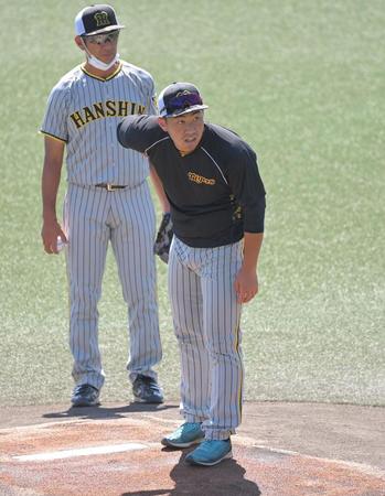 　マウンドを確認する桐敷（撮影・高部洋祐）