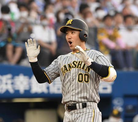 　２回、同点のソロを放ち生還する山本（撮影・堀内翔）