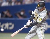 　３回、先制適時打を放つ島田（撮影・田中太一）