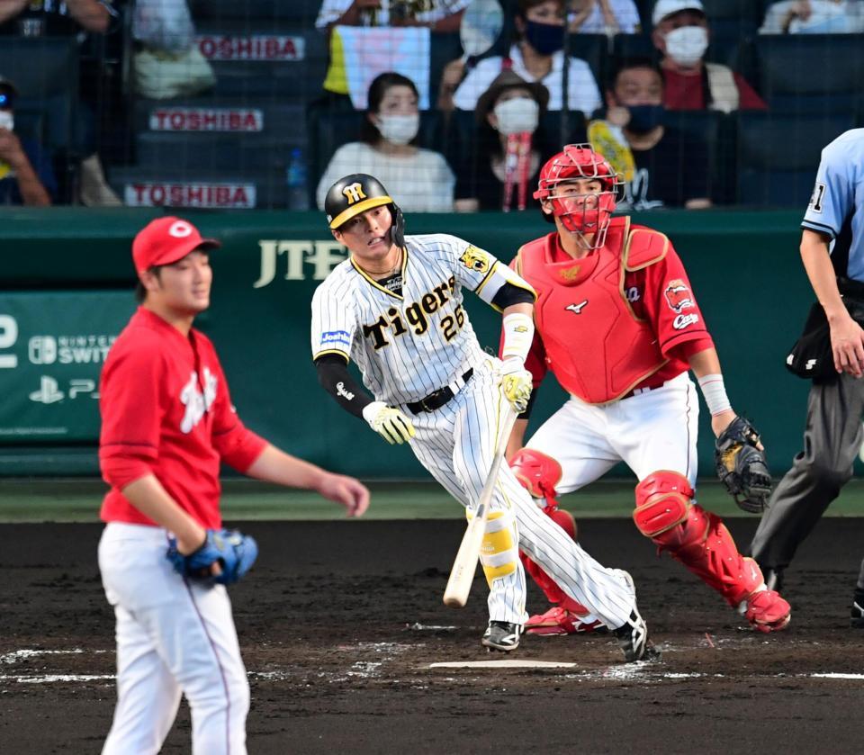 　４回、北條は左前に２点同点適時打を放つ（撮影・山口登）