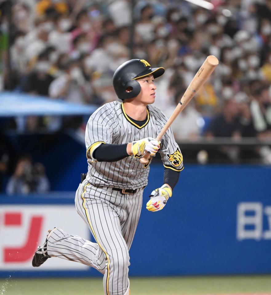 阪神・近本が再進撃号砲1号2ランで追加点 前日連続安打記録