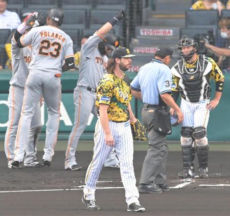 １回、ポランコ（23）に先制３ランを許したウィルカーソン（手前）＝撮影・高部洋祐