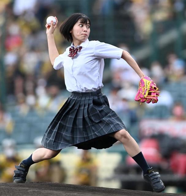 池田朱那が女子高生ルックでノーバン投球 高校野球ドラマ ふたりの背番号４ 主演 阪神タイガース デイリースポーツ Online