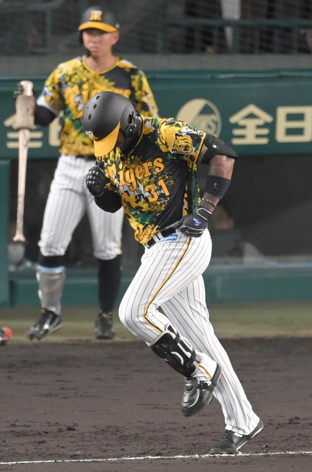 ４回、遊ゴロを打ち、一塁までゆっくり走るマルテ（撮影・高部洋祐）