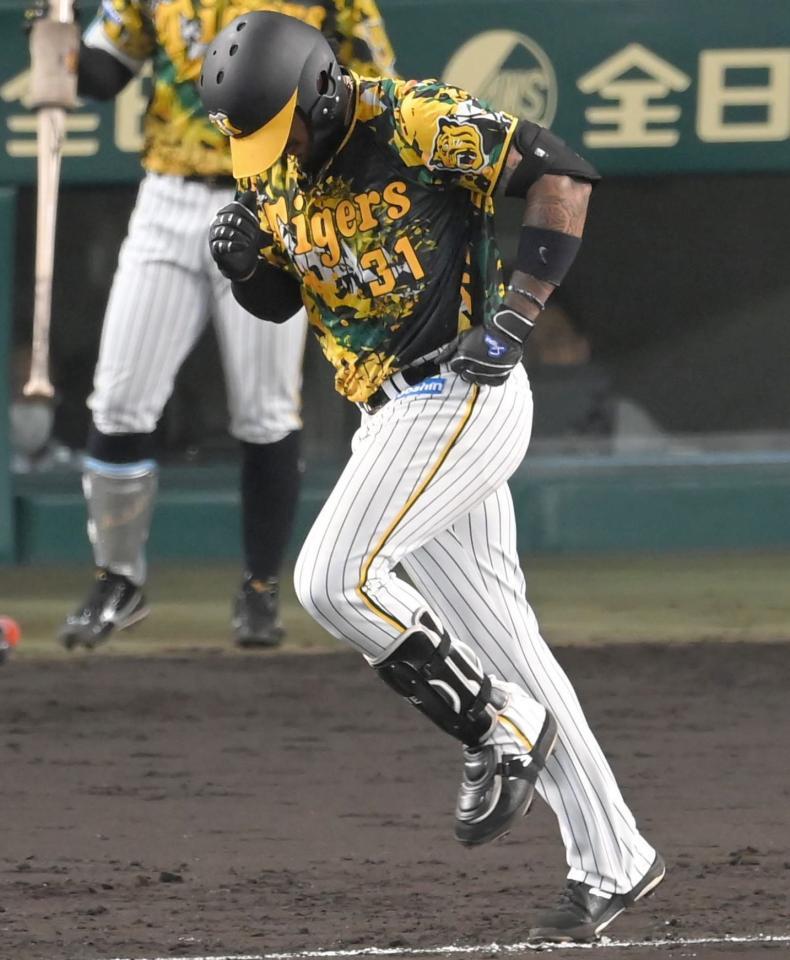 　遊ゴロを打ち、一塁までゆっくり走るマルテ＝１３日