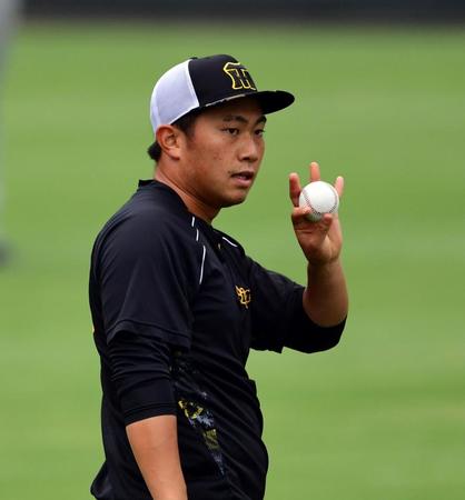 　キャッチボールする桐敷（撮影・山口登）