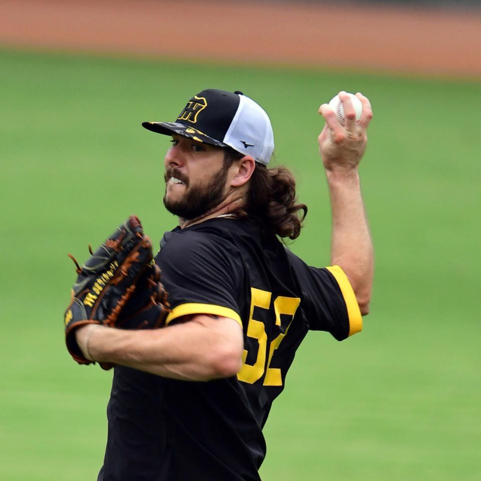 　キャッチボールするウィルカーソン（撮影・山口登）