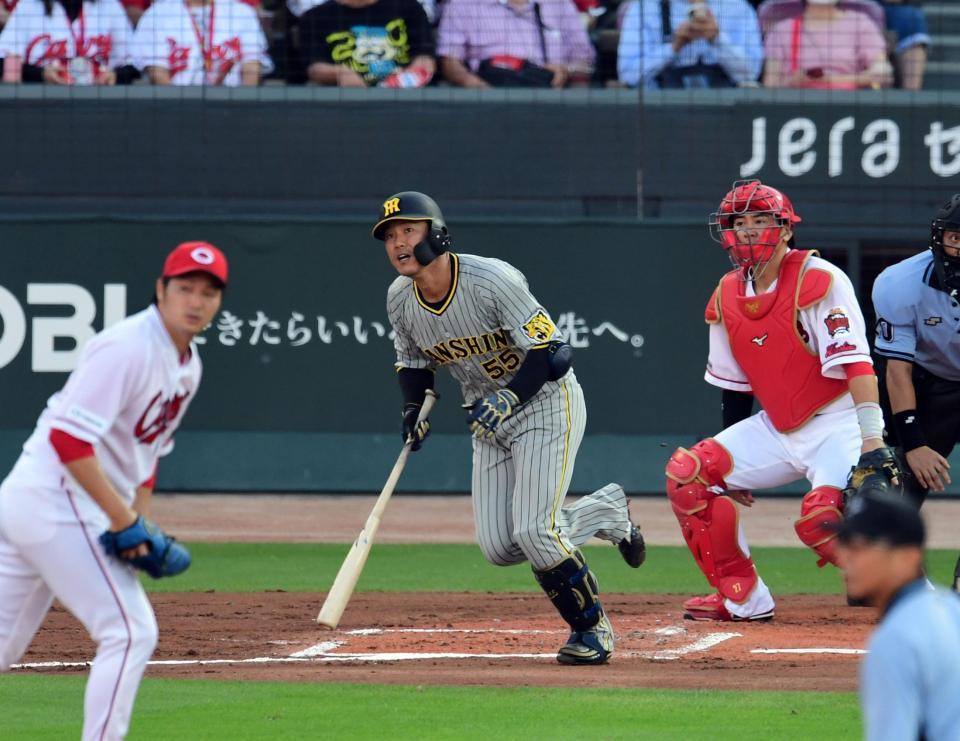 　２回、陽川は右前打を放つ（撮影・山口登）