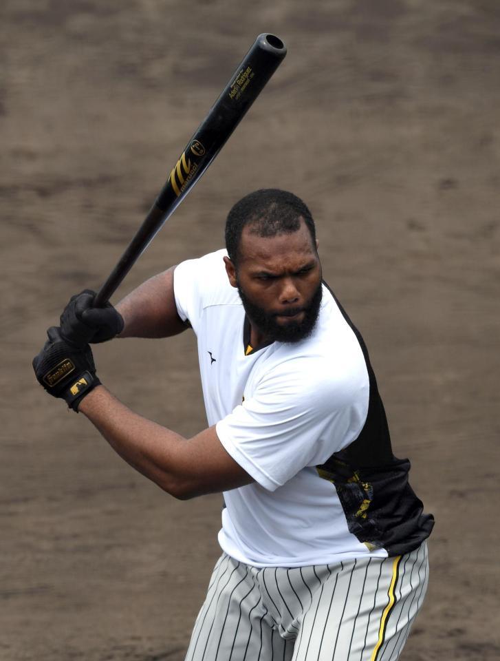 　トス打撃するロドリゲス（撮影・山口登）