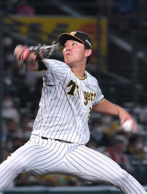 【写真】納得いかん？守備妨害のジャッジに確認のためベンチを出た三浦監督