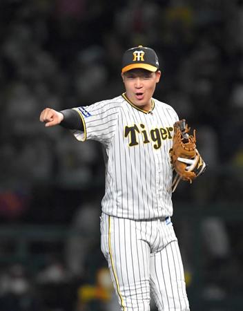 　ＤｅＮＡに３連勝し、拳を突き出す大山（撮影・北村雅宏）