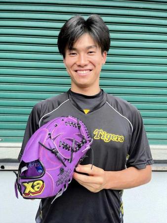 　デイリー読者に球宴での抱負を語った湯浅（ザナックス社提供）