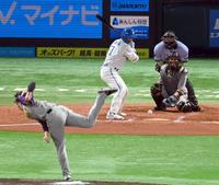 　７回、清宮に四球を与える湯浅（撮影・山口登）