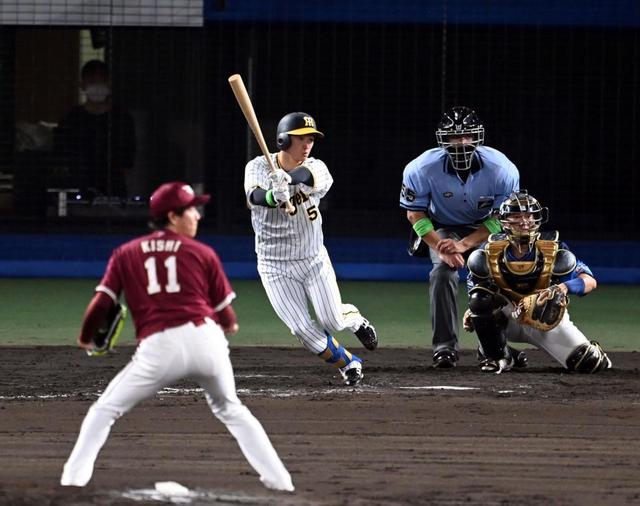 途中出場の阪神・近本が楽天・岸から三塁強襲安打　球宴通算打率・７１４に