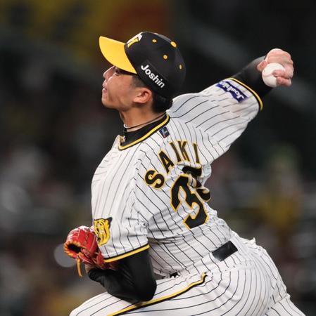 　力投する才木（撮影・坂部計介）