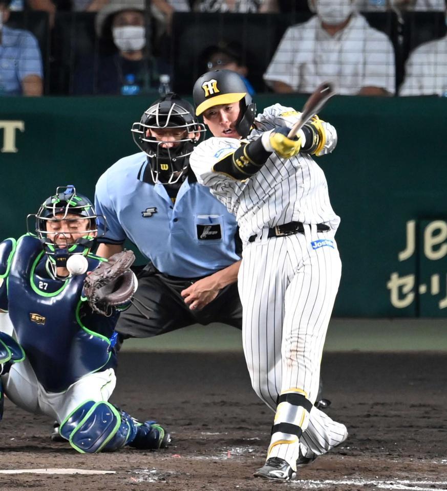 　４回、２点タイムリーを放つ梅野