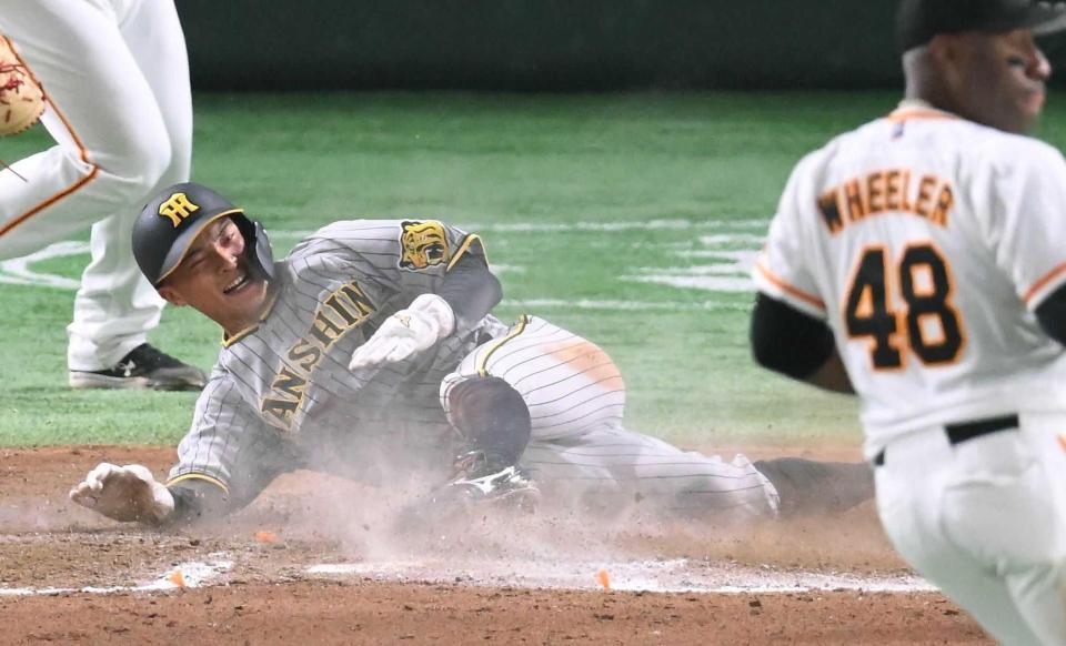 　７回、北條の中犠飛で三走・熊谷が勝ち越しの生還を果たす