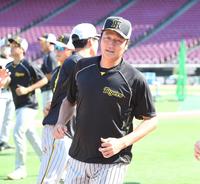 　１軍に合流した小林（撮影・飯室逸平）