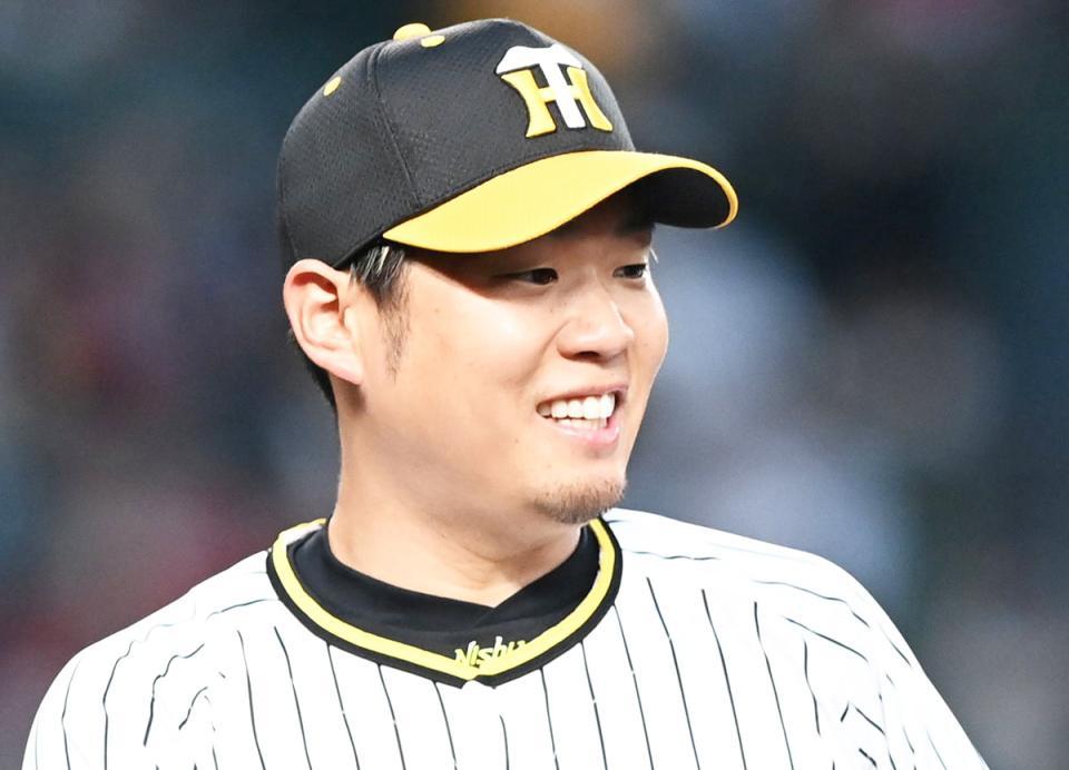 新品ボブルヘッド★西勇輝 阪神タイガース 西勇輝選手×坂本選手の完封バッテリーを囲んで勝利の1枚📸 #西