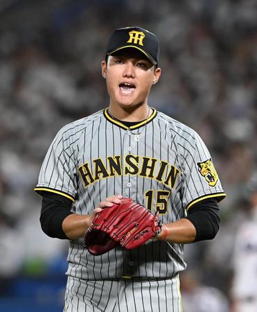　５回、山田を右飛に仕留め、声を上げる西純（撮影・飯室逸平）