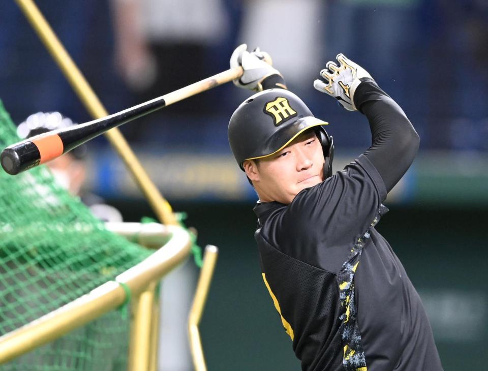 　打撃練習する大山（撮影・飯室逸平）