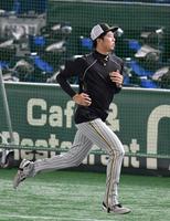 アップをする才木（撮影・佐々木彰尚）