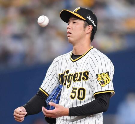 　２回、今永に適時打を許し、ぼう然とする青柳（撮影・田中太一）