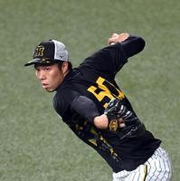 　キャッチボールする青柳（撮影・山口登）