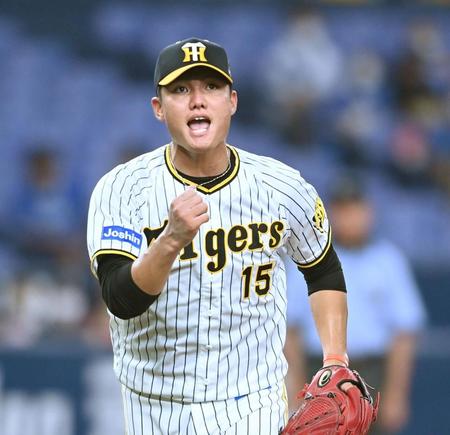 　４回、ＤｅＮＡ打線を三者凡退に仕留め、ガッツポーズを決める西純（撮影・田中太一）