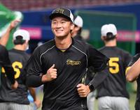 １軍に合流し、ハツラツと練習する森木（撮影・田中太一）