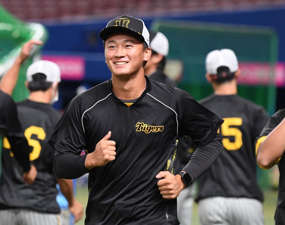 １軍に合流し、ハツラツと練習する森木（撮影・田中太一）