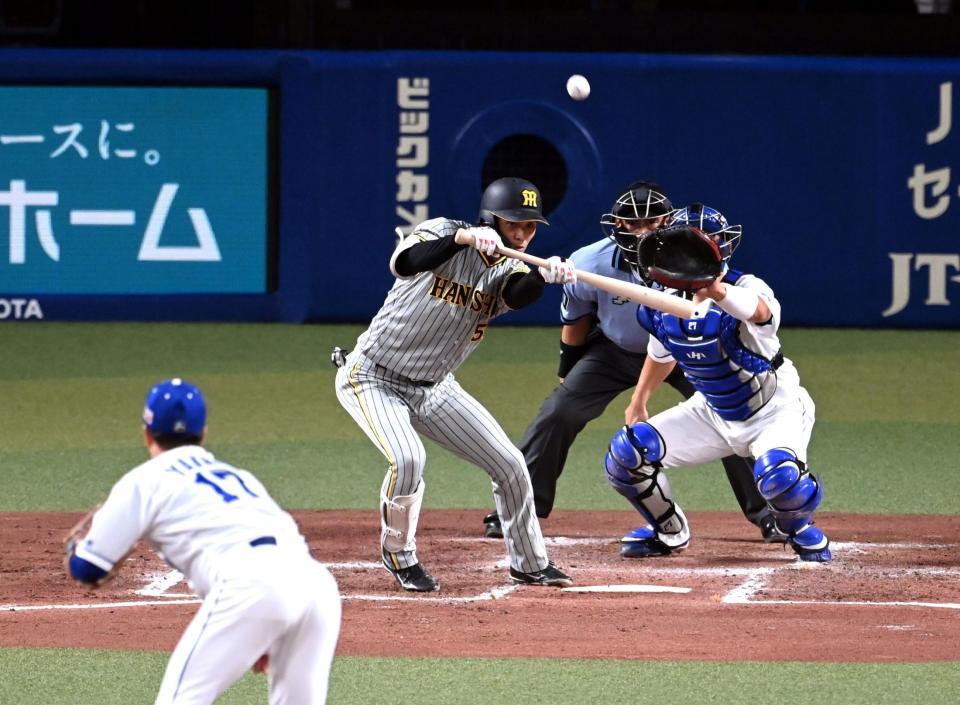 　３回、島田は送りバントを失敗する（撮影・山口登）