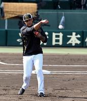 ノックを受けるマルテ（撮影・山口登）