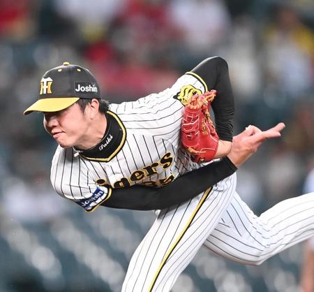 　力投する才木（撮影・飯室逸平）