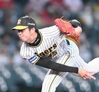 　力投する才木（撮影・飯室逸平）