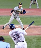 　７月８日のヤクルト戦、村上を一ゴロに斬る青柳