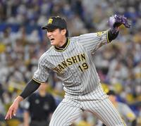 　５回、暴投して同点となる藤浪（撮影・堀内翔）