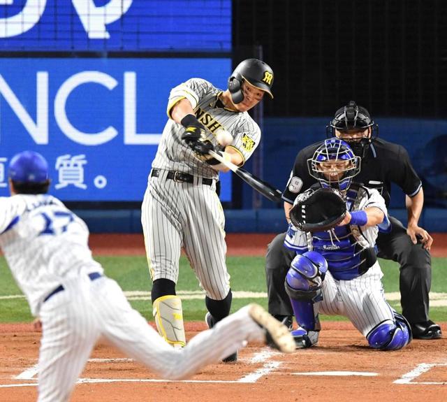 阪神・佐藤輝　あと数センチで１９号ならずも３２本目二塁打「１本でも多く本塁打を」