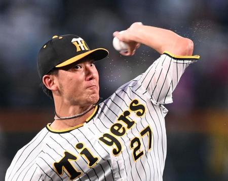 　先発し、投げ込む伊藤将（撮影・田中太一）