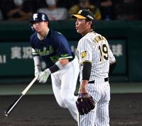 　２回、村上を右飛に打ち取る藤浪（撮影・田中太一）