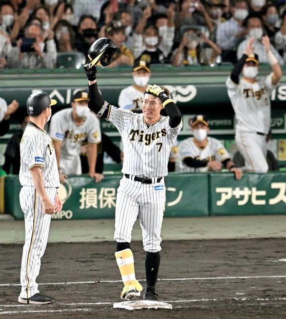 糸井、涙の引退 超人は最後まで超人打 「甲子園、ありがとう