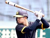 　打撃練習をする中野