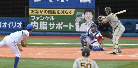 　５回、四球を選ぶマルテ（撮影・飯室逸平）