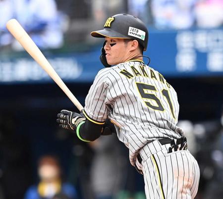 　５回、安打を放つ中野